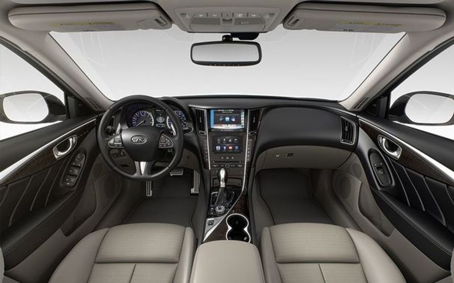 Dashboard View of Q50S Hybrid