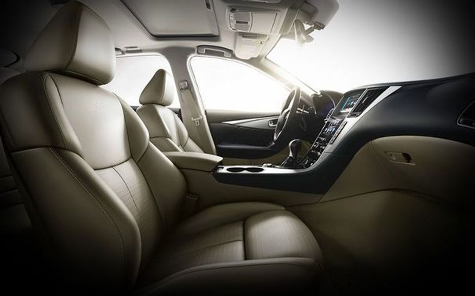 Q50S Hybrid Passenger Seat