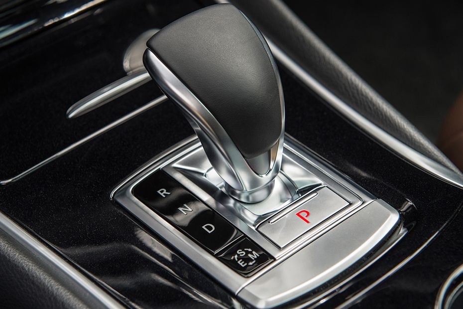 Infiniti QX30 Gear Shifter