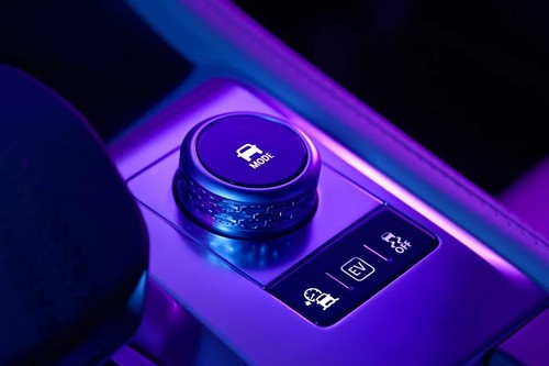 Center Controls of Jaguar F-Pace