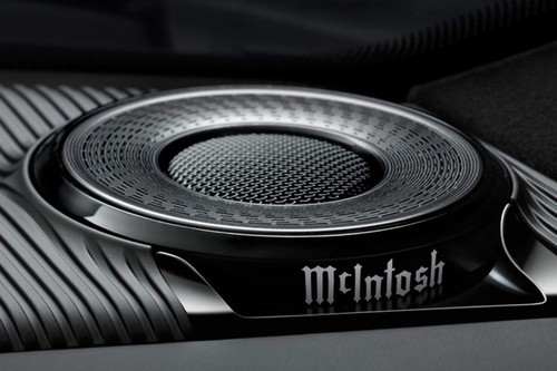 Speakers View of Jeep Grand Wagoneer