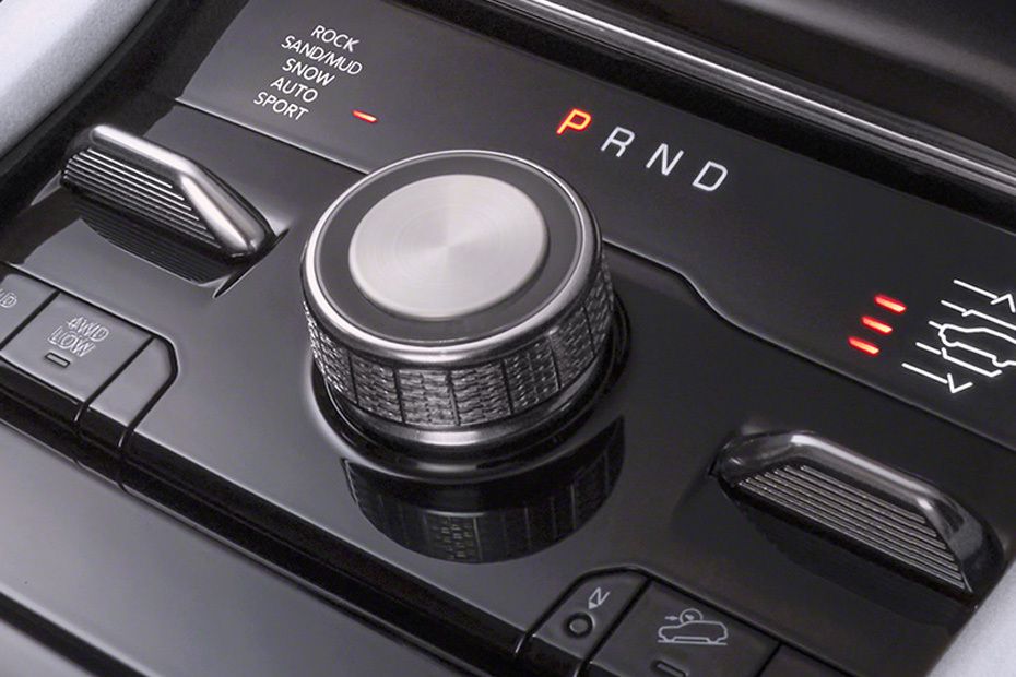 Center Controls of Jeep Grand Cherokee
