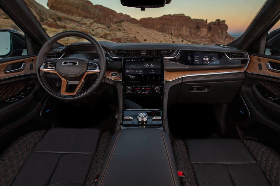 Dashboard View of Grand Cherokee