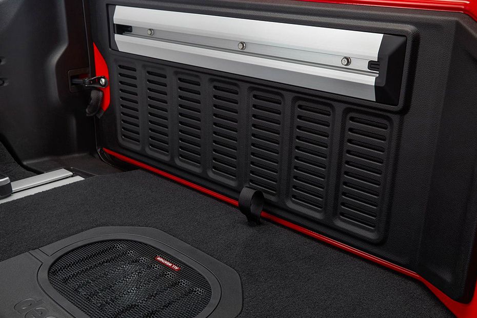 Speakers View of Jeep Wrangler