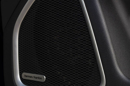 Speakers View of Jeep Commander