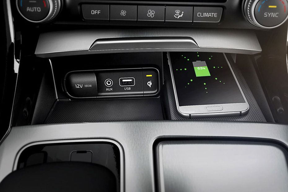 Power Accessories Outlet View of KIA Stinger