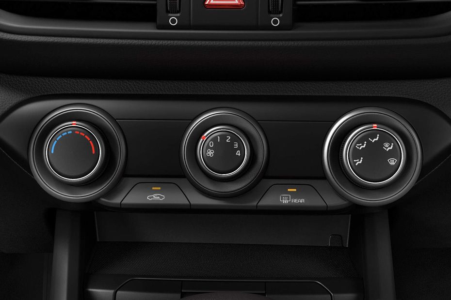 Front AC Controls of KIA Cerato