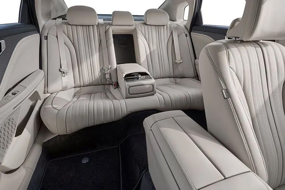 KIA K8 Rear Seats