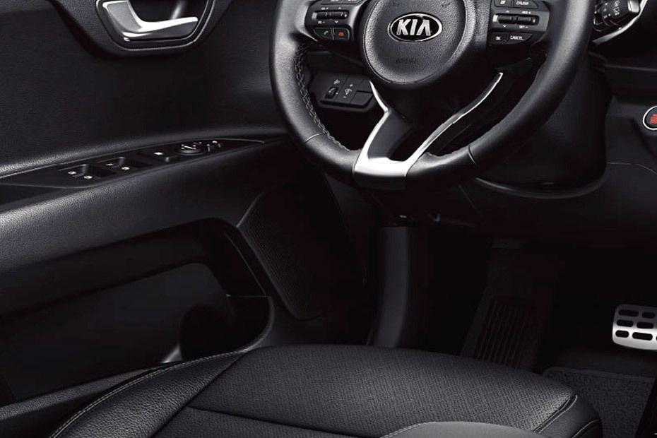KIA Rio 5-Door Drivers Side In Side Door Controls