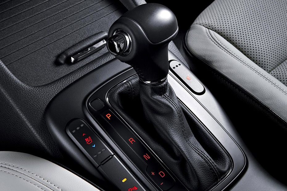KIA Cerato 5 Door Gear Shifter