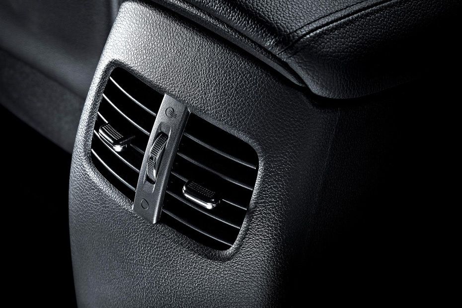 Cerato 5 Door Rear AC Controls