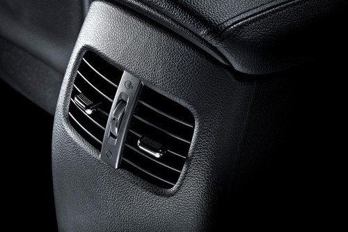 Cerato 5 Door Rear AC Controls