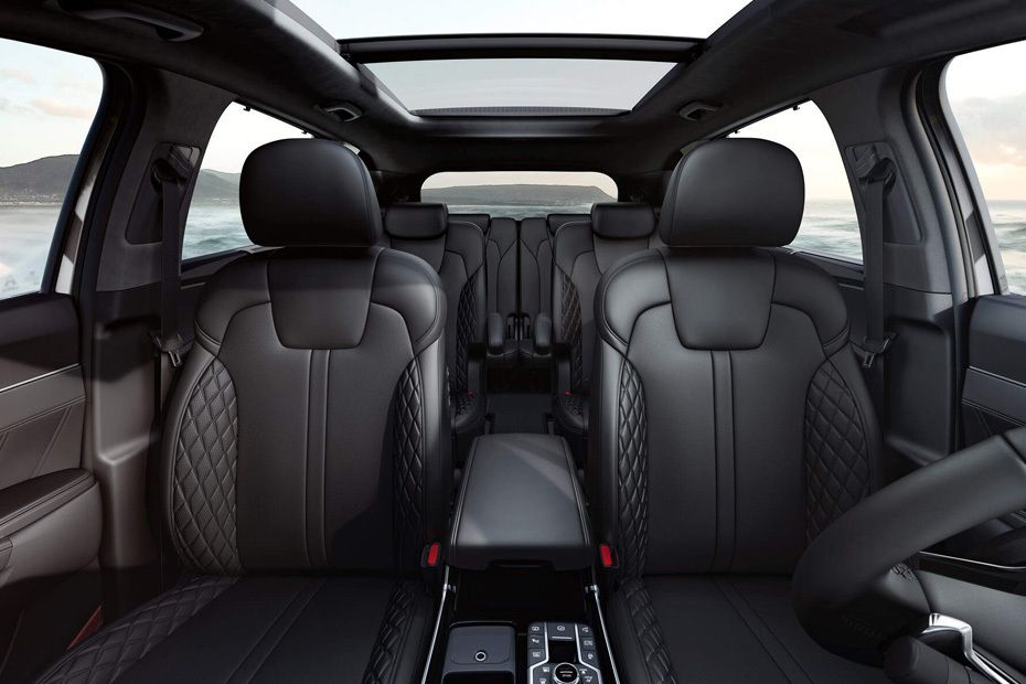 KIA Sorento Front And Rear Seats Together