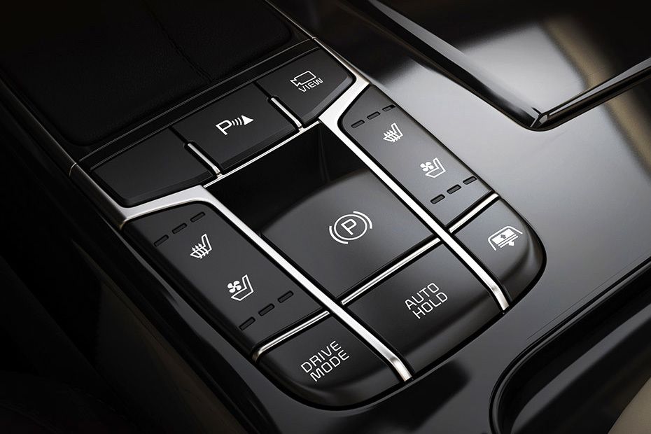 Center Controls of KIA Cadenza