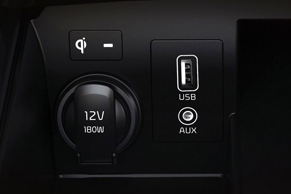 Power Accessories Outlet View of KIA Cadenza