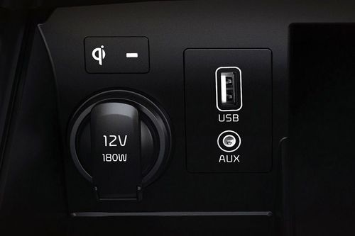 Power Accessories Outlet View of KIA Cadenza