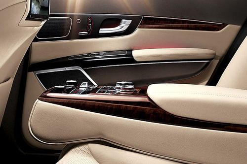 Quoris Armrest Rear