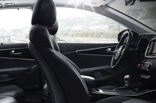 Sorento (2012-2018) Front Seats