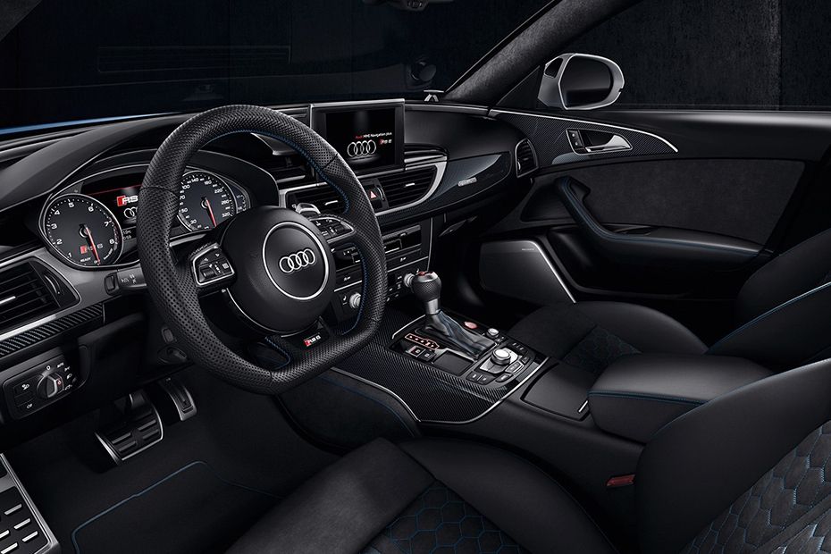 Dashboard View of RS6 Avant Performance
