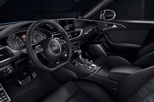 Dashboard View of RS6 Avant Performance