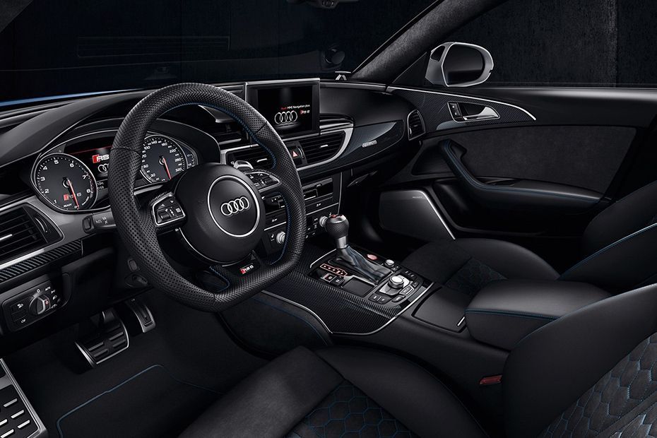 Dashboard View of RS6 Avant Performance