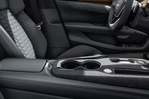 E-tron GT (2022-2023) Cup Holders