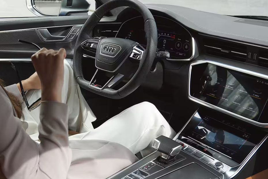 Dashboard View of RS6 Avant