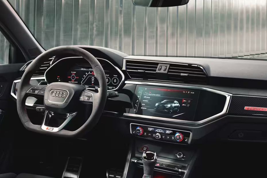 Dashboard View of RS Q3 Sportback