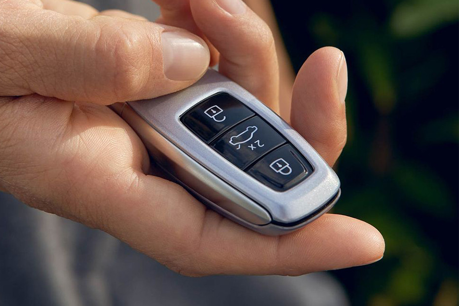 Audi A8 L Keychain Fob