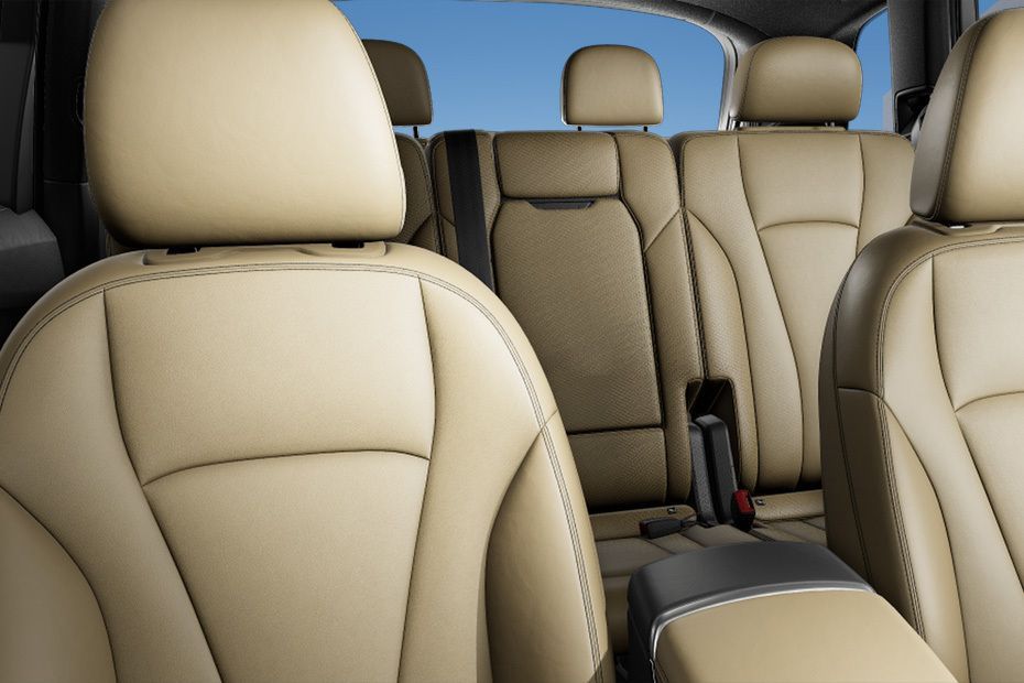 Q7  Rear Seat Head rest