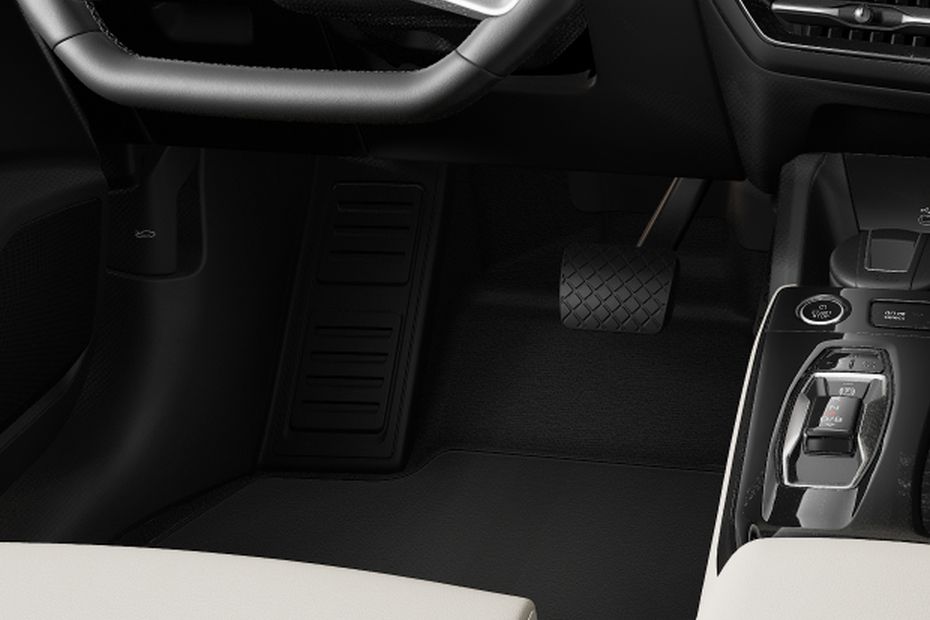 Q6 E-Tron Richbrook Competition Foot Pedal Set