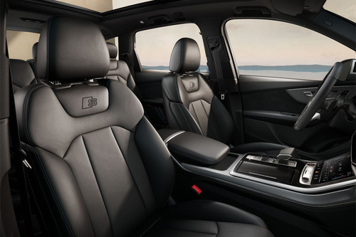 SQ7 Front Seats