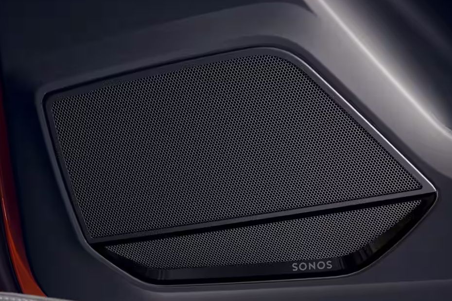 Speakers View of Audi Q3 2022-2025