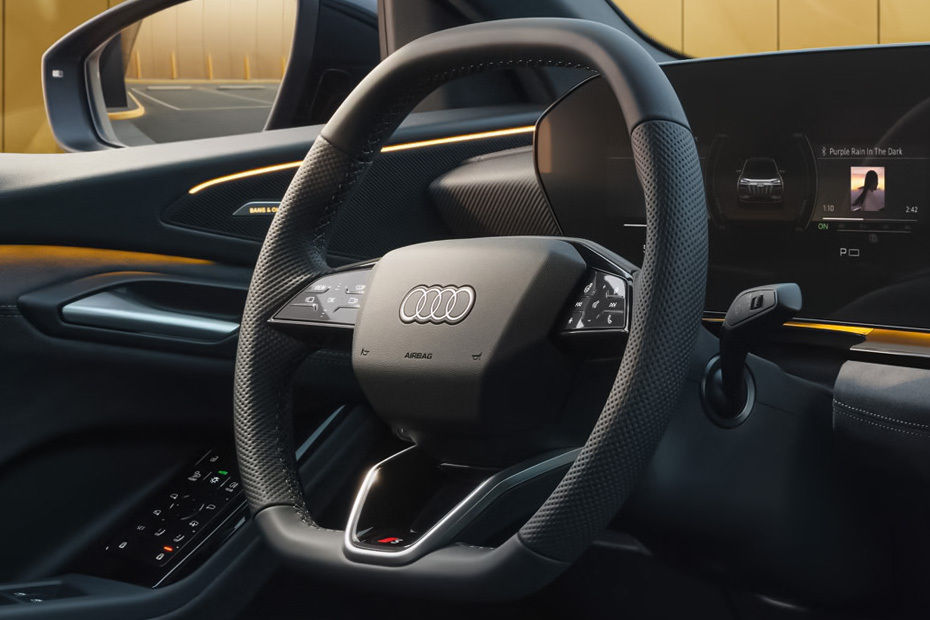 Audi SQ6 Sportback e-tron Steering Wheel