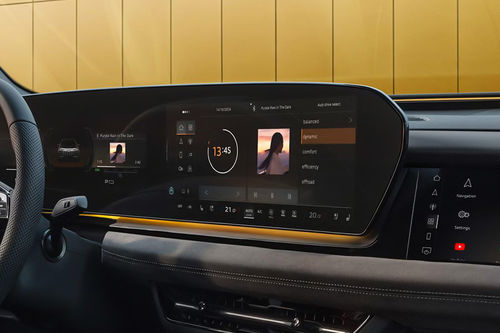 Stereo View of SQ6 Sportback e-tron