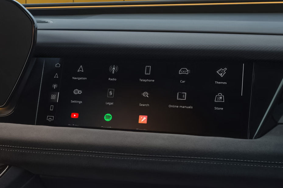 SQ6 Sportback e-tron touch screen