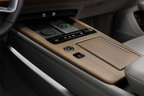 Center Controls of Audi Q7 2026