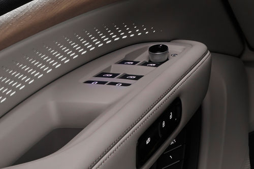 Audi Q7 2026 Drivers Side In Side Door Controls