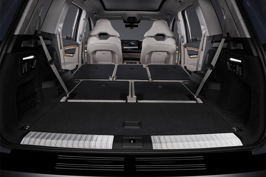 Folding Seats of Audi Q7 2026