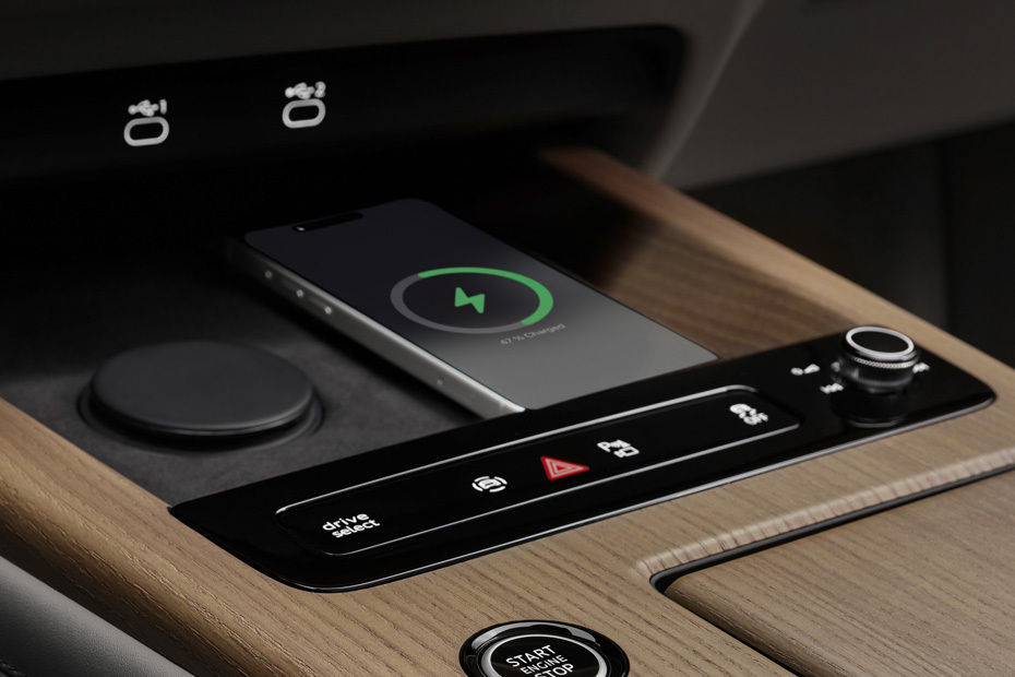 Power Accessories Outlet View of Audi Q7 2026