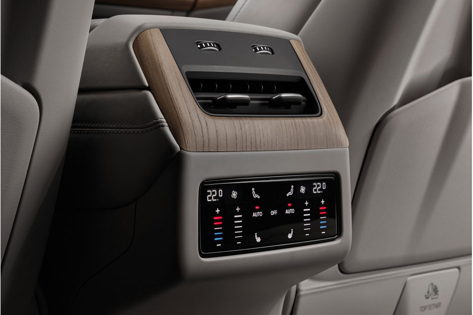 Q7 2026 Rear AC Controls