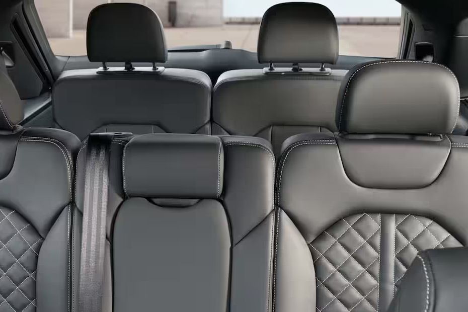 Audi Q7 (2022-2023) Front And Rear Seats Together