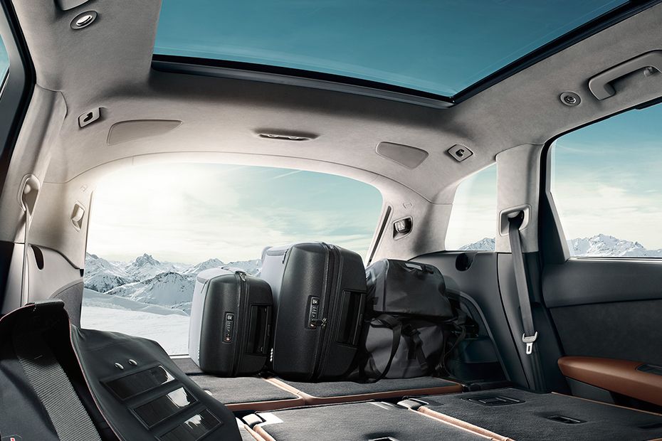 Storage Closer View of Audi Q7 (2022-2023)