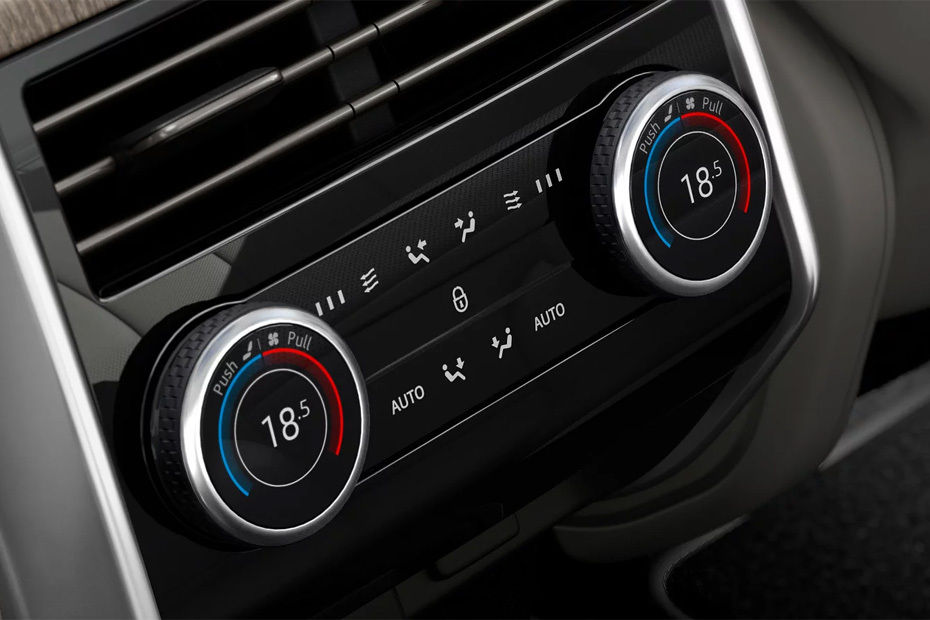 Front AC Controls of Land Rover Range Rover
