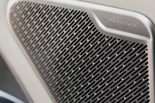 Speakers View of Land Rover Range Rover