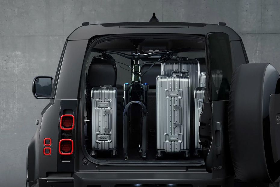 Storage Closer View of Land Rover DEFENDER 130