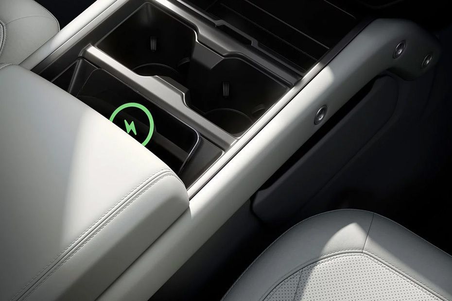 Power Accessories Outlet View of Land Rover DEFENDER 110