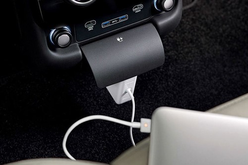 Power Accessories Outlet View of Land Rover Range Rover Evoque Coupe