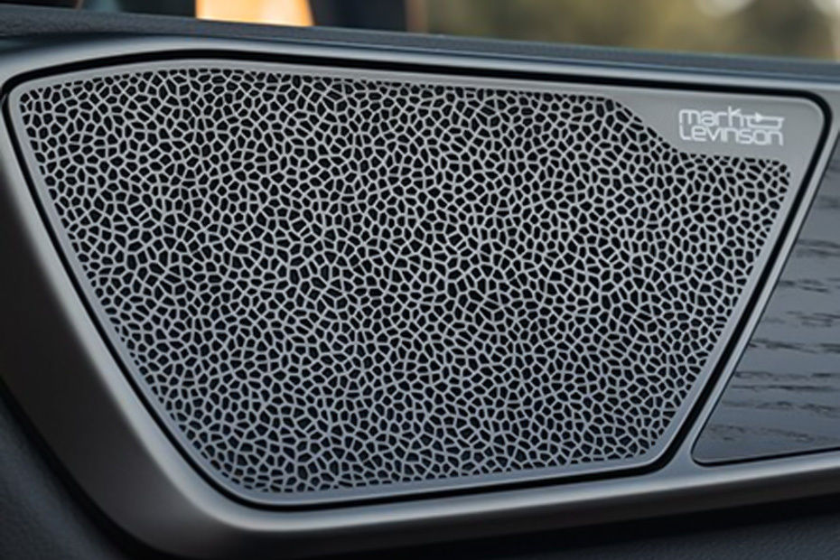 Speakers View of Lexus NX Hybrid