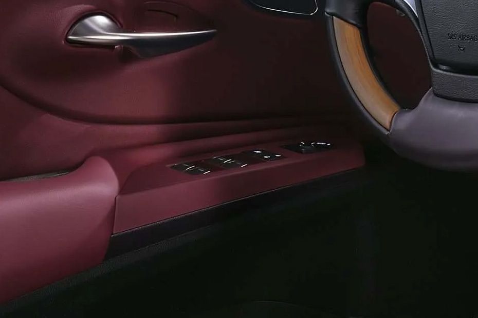 Lexus ES 2026 Drivers Side In Side Door Controls